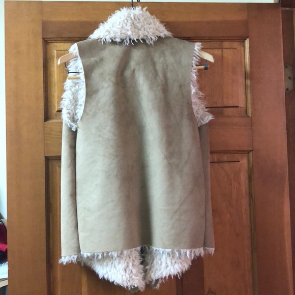 Sheepskin vest Size Medium/Large - Picture 2 of 2